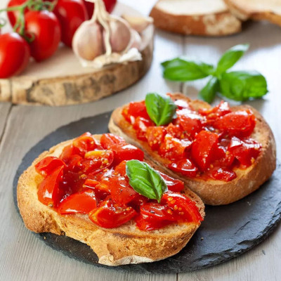 Bruschetta al pomodoro e...